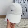 Gorra de béisbol nueva estilo coreano bordada con letras para hombres y mujeres, gorra casual versátil de moda de otoño con copa suave que hace que la cara se vea más pequeña