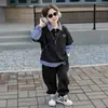 Conjunto de ropa para niños, primavera y otoño 2026, nuevo y elegante atuendo de pequeño caballero, ropa de primavera para niños, conjunto de dos piezas para bebés niños