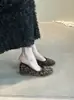 Zapatos de tacón oculto de 4 cm con lazo francés suave para mujer, color rojo, nuevo estilo Primavera/Otoño 2025, mocasines estilo vespertino