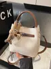 Bolso Cubo Cesta de Verduras para Mujer, Estilo Nuevo, Sensación de Alta Gama, Bolso de Mano Suave de Cuero con Patrón de Lichi, Bolso de Hombro y Cruzado Versátil de Moda