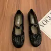 Sapatos Mary Jane Vintage Plissados com Fivela Única para Mulheres Rebites Bico Baixo Sapatos Únicos Estilo Coreano Temperamento Couro Macio Solado Macio Sapatos de Vovó Mulheres