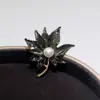 Versão coreana de broche de pérola com diamante de alta qualidade, moda, anti-luz, fivela de borboleta para lenço, pino fino de alta qualidade, atacado de roupas