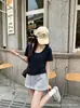 Top feminino simples de cor sólida, manga curta, gola U, estilo básico, para o dia a dia, fornecimento no atacado de lojas físicas, entrega em peça única