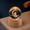 Madera Maciza Bola de Cristal Giratoria Luz de Noche Cielo Estrellado Adorno de Escritorio Creativo Artesanía Temporada de Graduación Regalo Personalizado