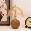 Lámpara de mesa vintage estilo francés de mediados de siglo, lámpara de noche para dormitorio principal, nueva lámpara de diseñador estilo chino wabi-sabi lujo ligero 2025 cerámica