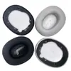 Almohadillas de Repuesto para Auriculares, Cojines para Orejas de Esponja Tejida Transpirable con Patrón de Balón de Fútbol, Cubiertas para Orejas de Auriculares Over-Ear con Aislamiento de Ruido y Comodidad, Compatibles con Auriculares para Gaming, Resistentes al Desgaste y Fáciles de Instalar, Disponibles en 2 Colores Gris y Negro