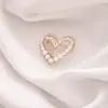 Broche de Laço Coração Simples para Mulheres, Corsage de Luxo, Alfinete Anti-Exposição para Gola Feminina, Alfinete de Cardigã, Acessório de Roupa
