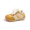 Zapatos Infantiles Dopamina Suela Suave 2025 Primavera y Otoño Nuevos Zapatos de Entrenamiento Moral para Niñas Zapatos Versátiles para Correr en el Campus para Niñas Pequeñas