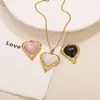 Colgante Corazón Ondulado de Acero Inoxidable Chapado en Oro 18K, Colgante de Lujo Ligero de Nicho de Gama Alta, Colgante Exquisito Versátil