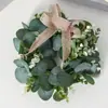 Corona de Hojas de Eucalipto Artificial Transfronteriza, Corona Decorativa de Puerta de Eucalipto, Follaje Verde para Bodas y Navidad, Corona de Guirnalda con Cabezas de Flores Artificiales