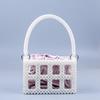 Bolso para teléfono móvil tejido horizontal con perlas blancas, elegante y personalizado para mujer, hecho a mano, con cuentas cuadradas y huecas, para banquetes.