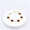 Novo Pingente Flor de Cinco Folhas Madrepérola Conjunto de Colar Pulseira Brinco em Aço Titânio 18K Corrente Clavicular Joias Europeias e Americanas da Moda