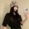 Gorro de Punto Retro a Cuadros Rasgado de Diseño Nicho Nuevo Estilo Coreano para Primavera y Verano para Mujeres con Gran Circunferencia de Cabeza, Hace que la Cara Parezca Más Pequeña