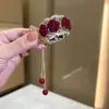2022 nuevo otoño e invierno rosa coleta alta borla pin clip alto valor de color lujo ligero flocado flor temperamento pasador de pelo