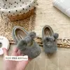 [Xian Neng Qi] Zapatos Mary Jane de Terciopelo para Niñas y Niños Otoño e Invierno 2025 Nuevos Zapatos de Princesa de Lana Zapatos de Piel para Niños