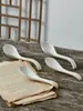 Colher de Cerâmica para Sopa, Colher Doméstica de Cerâmica com Cabo Longo para Macarrão, Colher Estilo Japonês, Colher Criativa Comercial, Colher para Ramen de Loja de Macarrão