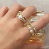 Anillo Vintage de Diamante y Perla Estilo Mid-ancient para Mujer Combinación Versátil Perla Gris Distintiva Diseño de Nicho Anillo para Dedo Índice