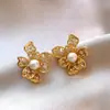 Brincos Elegantes Flor de Pérola Vazada Cravejados com Diamantes Estilo Francês, Brincos Doces e Clássicos com um Toque de Luxo, Acessórios de Orelha da Moda Estilo Vintage