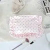 Bolsa de maquillaje nueva de satén de alta calidad con lindo diseño de volantes femeninos, bolsa de almacenamiento de lunares de gran capacidad