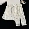 Conjunto de ropa de casa para niños con cuello de solapa, adecuado para primavera y otoño, fino y ligero, cárdigan de manga larga, estilo coreano, pijama de algodón con estampado de nubes para niñas