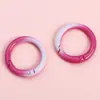 Anillo de llavero con cierre de resorte pintado en spray de aleación, cuenta retorcida en forma de corazón redondo, accesorio de gancho de cuentas hecho a mano para DIY