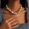 Colar Redondo de Contas Acrílicas Coloridas Dopamina Europeu e Americano, Corrente de Clavícula Simples e Fashion, Acessório de Nicho de Alta Qualidade