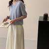 Ins Estilo vermelho da internet elegante suéter de lã com decote em V para mulheres 2024 primavera e verão novo cor pura camiseta de malha moda fábrica atacado
