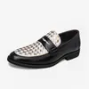 Zapatos de Cuero de Talla Grande Transfronterizos para Hombre Zapatos Formales de Negocios Casuales Patrón Nuevo Estilo Británico Primavera y Otoño Zapatos Pequeños de Cuero con Punta para Hombre