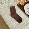Calcetines otoñales de flores pequeñas y delicadas tienen una atmósfera estilo miu retro (claro y frío) calcetines versátiles de media pantorrilla dulces sin costuras