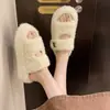 Pantuflas peludas de suela gruesa de alta gama para mujer, otoño e invierno, con forro polar añadido, adecuadas para usar en exteriores, nuevas zapatillas de algodón casuales versátiles sin cordones con plataforma