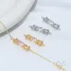 Pingente Duplo Flor de Íris Banhado a Ouro 14K Cobre Zircônia Incrustada Pingente Pequeno de Flor de Íris Acessórios de Joias para Pulseira Colar DIY Feito à Mão