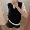 Ropa de punto a rayas con cuello en V, nueva para Otoño 2025, estilo japonés y coreano, chaleco sin mangas de color liso holgado para mujer