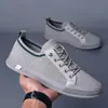 Suministro Directo de Fábrica de Zapatos Casuales Nuevos para Hombre, Zapatos Deportivos de Malla Transpirable, Tenis Versátiles Finos Slip-On para Estudiantes Hombres