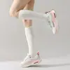 Nuevos calcetines de yoga de dedos divididos para otoño e invierno, calcetines profesionales antideslizantes para mujer de media pantorrilla para Pilates, adecuados para deportes, fitness y baile