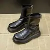 Botas de mujer cómodas y frescas de alto valor estilo callejero 2026 Estilo popular de celebridad de Internet diseño simple dulce nicho sentido de diseño Botas Martin