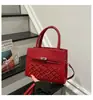 Moda Primavera 2026 Nova Elegante de Luxo Leve Bordada Tendência Alta Qualidade Pequena Bolsa de Mão Quadrada Casual Versátil Bolsa Transversal de Ombro