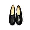 Los zapatos Mary Jane son retro, ligeros, de punta redonda, estilo ballet, casuales, sencillos, modelos nuevos sin cordones con adornos de moño y suelas poco profundas y planas.