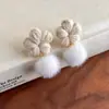 Pendientes de Bolas de Hilo de Punto Florales Versátiles y Atmosféricos de Otoño e Invierno, Pendientes de Flores de Hilo Coloridos Dulces y Lindos