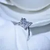 Anel WH 1 quilate feminino quatro garras zircônia anel aberto Fábrica atacado Suprimento ao vivo simulação Anel de diamante Mosane