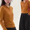 Suéter de punto con capucha color naranja estilo coreano para mujer, diseñado para usar en capas en otoño e invierno, con corte ajustado y efecto adelgazante