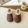 Sapatos Quentes de Algodão para Crianças 2025 Novo Estilo de Inverno Moda Meninas Sapatos de Algodão de Camada Dupla Bebê Adicionado Lã Sapatos de Algodão Pão para Dedão