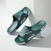 Novas Sandálias de Dedo Estilo 2024 para Homens, Calçado de Verão para Uso Externo, Sandálias Simples Antiderrapantes da Moda, Sandálias de Praia para Uso Externo Masculinas