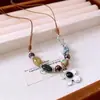 Colar Puxável com Flor de Contas de Resina Vintage, Moderno e Elegante, Corrente de Clavícula de Alta Qualidade com Design Único, Acessório de Nicho