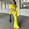 Conjunto Tendência Nova Estilo Primavera e Verão Sexy e Fashionável Cropped Slim-Fit e Saia Elegante de Cor Sólida