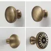 Venda Direta de Fábrica de Puxadores de Porta de Armário de Latão Estilo Vintage, Puxadores de Gaveta de Armário Bronze Antigo Estilo Creme de Luxo Leve com Furo Único