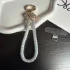Pulsera Larga de Cristal con Flor Tachonada de Diamantes Hebilla Redonda, Única y Moderna, Hermosa, Lujo Ligero, Nicho, Exquisita, Sensación de Alta Gama para Mujeres