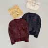 Cardigã de Tricô Torcido para Mulheres 2026 Novo Estilo Gola Redonda Bordado Petite Casual Solto Casaco Suéter de Outono Top