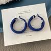 Pendientes de aro geométricos de plata metalizada, diseño de nicho coreano, pendientes dorados que combinan con todo, hebilla de oreja de celebridad de internet de moda