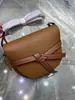 Bolsa Maya Couro Genuíno Primeira Camada Couro Bovino Bolsa Sela Feminina Fivela de Cinto com Laço Bolsa Transversal Versátil da Moda Bolsa de Ombro