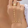 Pulseira de Ouro 14K Entrelaçada Design de Anel com Corrente de Coração Vintage Elegante Joias Transfronteiriças Europeias e Americanas de Alto Padrão